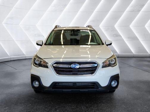 Crystal White Pearl 2019 Subaru Outback 3.6R Limited