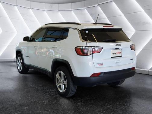 White 2024 Jeep Compass Latitude