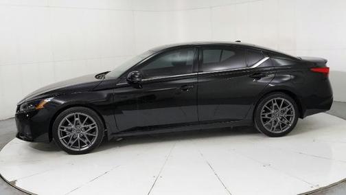 2023 Nissan Altima 2.0 SR