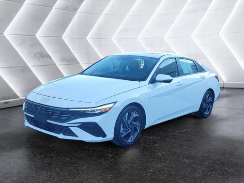 White 2024 Hyundai ELANTRA Limited