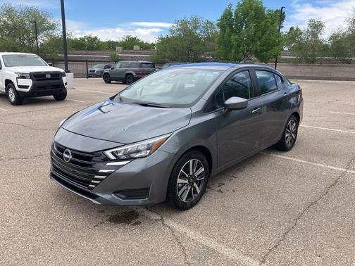 Gun Metallic 2025 Nissan Versa 1.6 SV