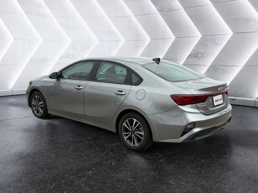 Gray 2024 Kia Forte LXS