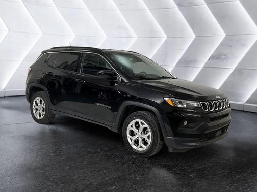 Black 2024 Jeep Compass Latitude