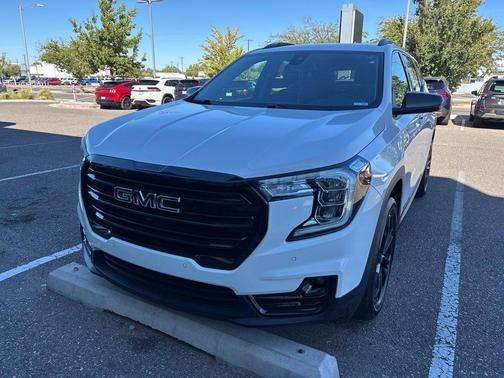 White 2022 GMC Terrain SLT