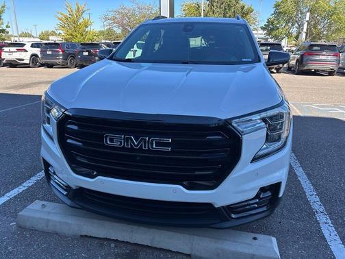 White 2022 GMC Terrain SLT