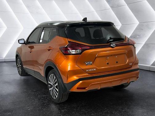Monarch Orange / Super Black 2023 Nissan Kicks SV