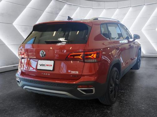 Kings Red 2024 Volkswagen Taos 1.5T SEL