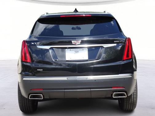 Stellar Black Metallic 2023 Cadillac XT5 AWD Luxury