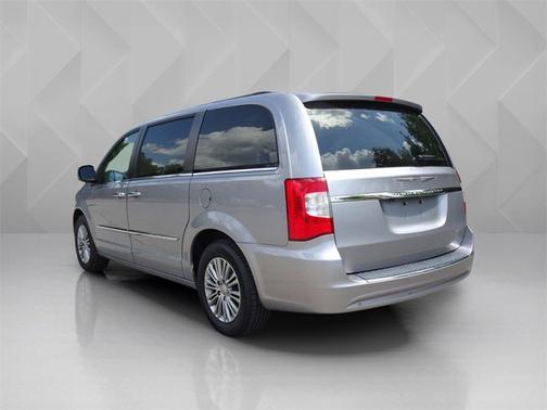 2014 Chrysler Town & Country Touring-L