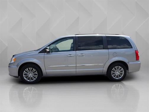 2014 Chrysler Town & Country Touring-L