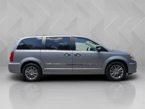 2014 Chrysler Town & Country Touring-L