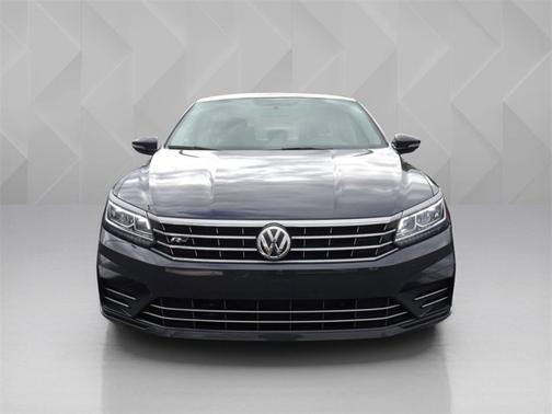 2018 Volkswagen Passat 2.0T R-Line