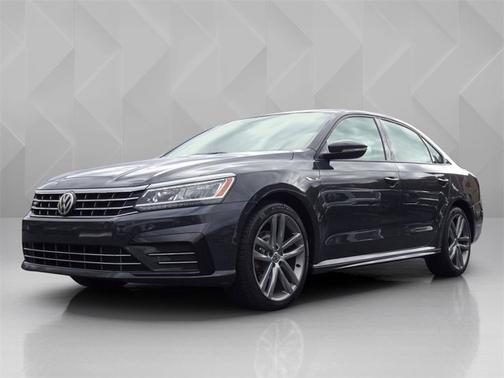 2018 Volkswagen Passat 2.0T R-Line