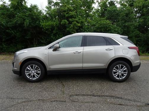 2022 Cadillac XT5 FWD Premium Luxury