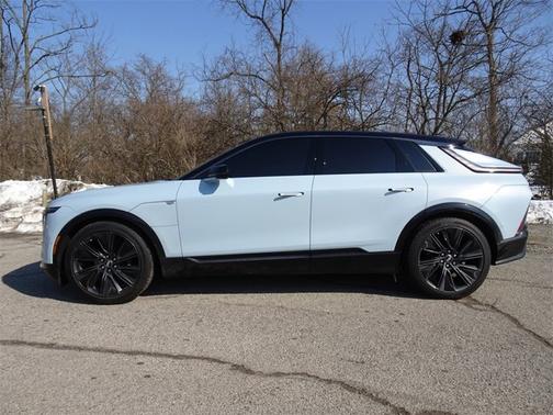 2024 Cadillac LYRIQ Sport