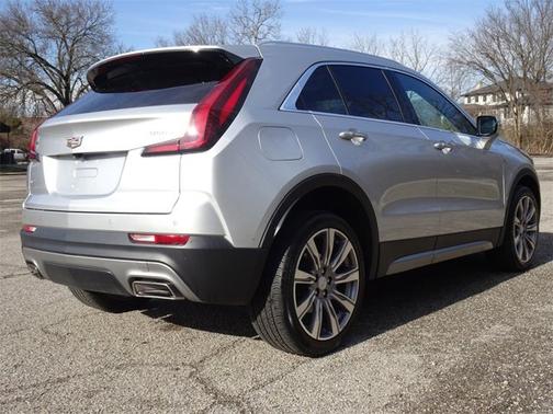 2022 Cadillac XT4 AWD Premium Luxury