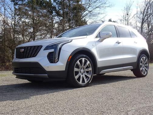 2022 Cadillac XT4 AWD Premium Luxury