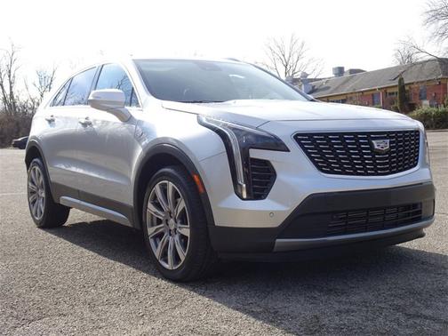 2022 Cadillac XT4 AWD Premium Luxury
