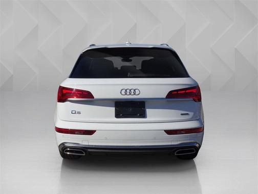 2024 Audi Q5 S line Premium Plus