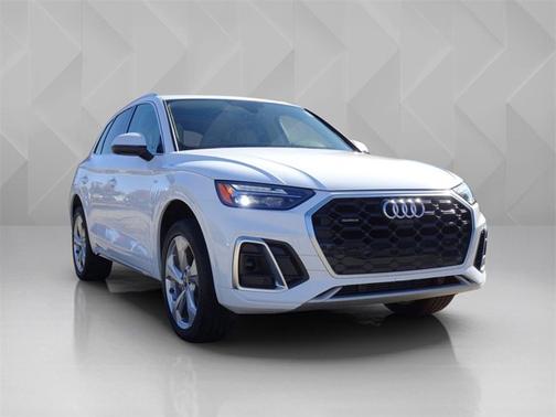 2024 Audi Q5 S line Premium Plus