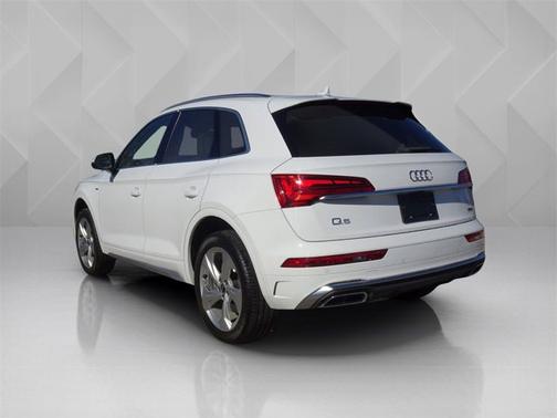 2024 Audi Q5 S line Premium Plus