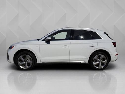 2024 Audi Q5 S line Premium Plus