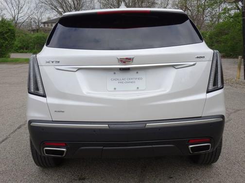 Crystal White Tricoat 2023 Cadillac XT5 AWD Sport