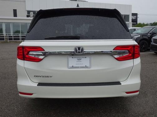 White 2019 Honda Odyssey EX-L