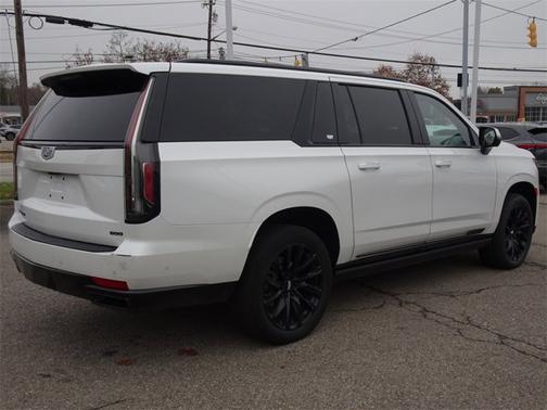 2023 Cadillac Escalade ESV 4WD Sport Platinum