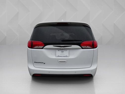 Bright White Clearcoat 2019 Chrysler Pacifica Touring Plus