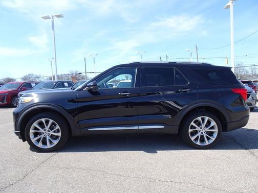 Black 2021 Ford Explorer Platinum