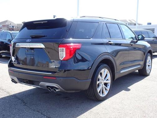 Black 2021 Ford Explorer Platinum