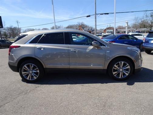 2022 Cadillac XT5 AWD Premium Luxury