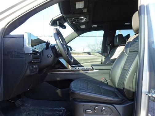 2025 Cadillac Escalade 4WD Sport Platinum