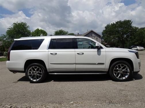 2016 Cadillac Escalade ESV Luxury Collection