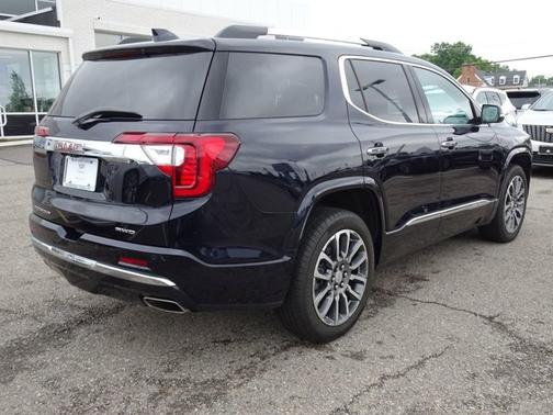 Midnight Blue Metallic 2022 GMC Acadia Denali