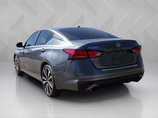 Gun Metallic 2021 Nissan Altima 2.5 SR