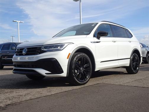 2022 Volkswagen Tiguan SE R-Line Black