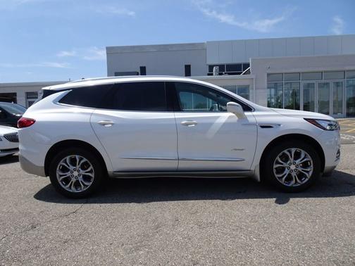 White Frost Tricoat 2019 Buick Enclave Avenir