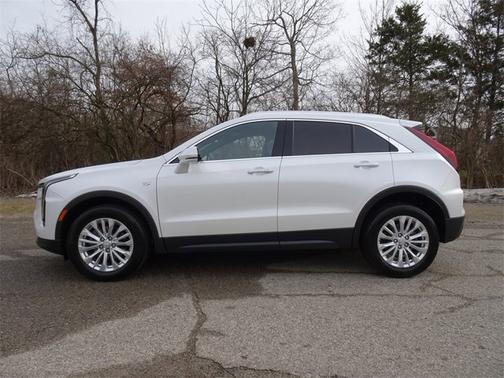 2024 Cadillac XT4 AWD Luxury