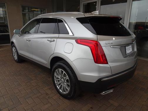 Photo 3 of 20 of 2019 Cadillac XT5 Luxury