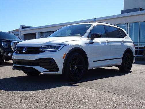 2023 Volkswagen Tiguan SE R-Line Black
