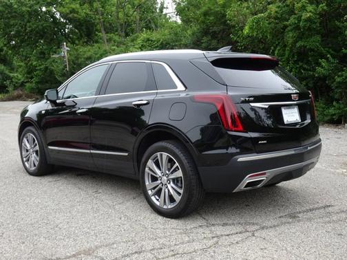 Stellar Black Metallic 2024 Cadillac XT5 AWD Premium Luxury