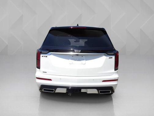 Crystal White Tricoat 2022 Cadillac XT6 Sport