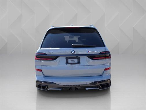 2024 BMW X7 M60i