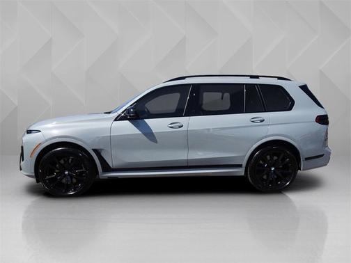 2024 BMW X7 M60i