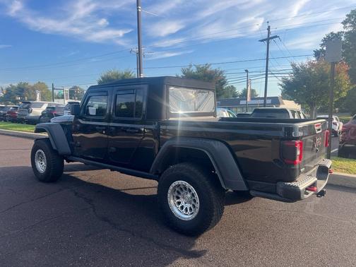 Black Clearcoat 2023 Jeep Gladiator Rubicon 4x4