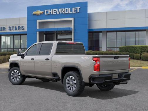 White Sand 2026 Chevrolet Silverado 2500 Custom