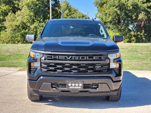 Black 2026 Chevrolet Silverado 1500 Custom