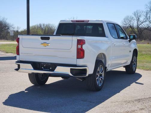 Summit White 2026 Chevrolet Silverado 1500 LT